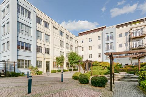 53 Sunlight Square, London, E2 6LD