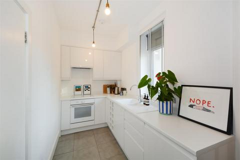 53 Sunlight Square, London, E2 6LD