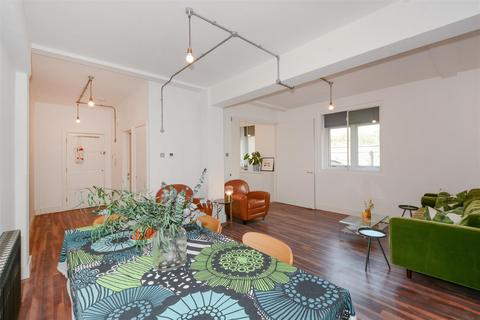 53 Sunlight Square, London, E2 6LD
