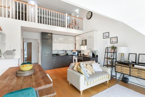 2 bedroom flat for sale, 2 Auckland Road, London