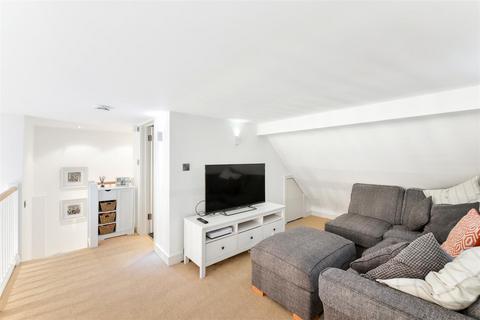 2 bedroom flat for sale, 2 Auckland Road, London