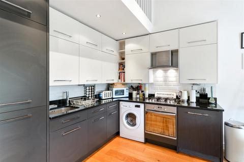 2 bedroom flat for sale, 2 Auckland Road, London