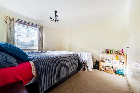 24 Basing Close, Maidstone, ME15 7UZ