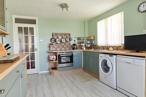 20 Ballards Crescent, West Yelland, Barnstaple, EX31 3EU