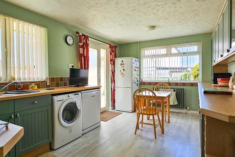 20 Ballards Crescent, West Yelland, Barnstaple, EX31 3EU