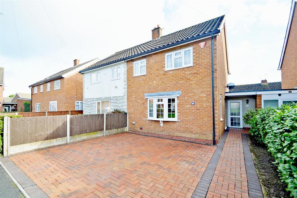 Dutton Green, Harlescott, Shrewsbury 3 bed semidetached house for sale