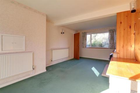 6 Castle Mead, Kings Stanley, Stonehouse, GL10 3LD