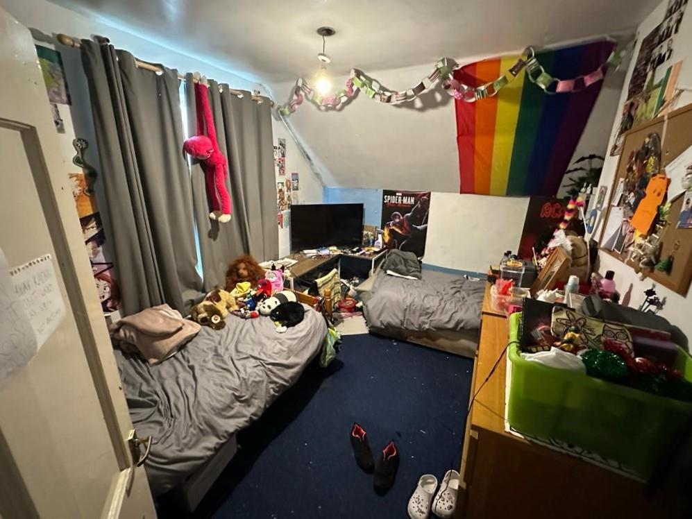Bed 3.jpg