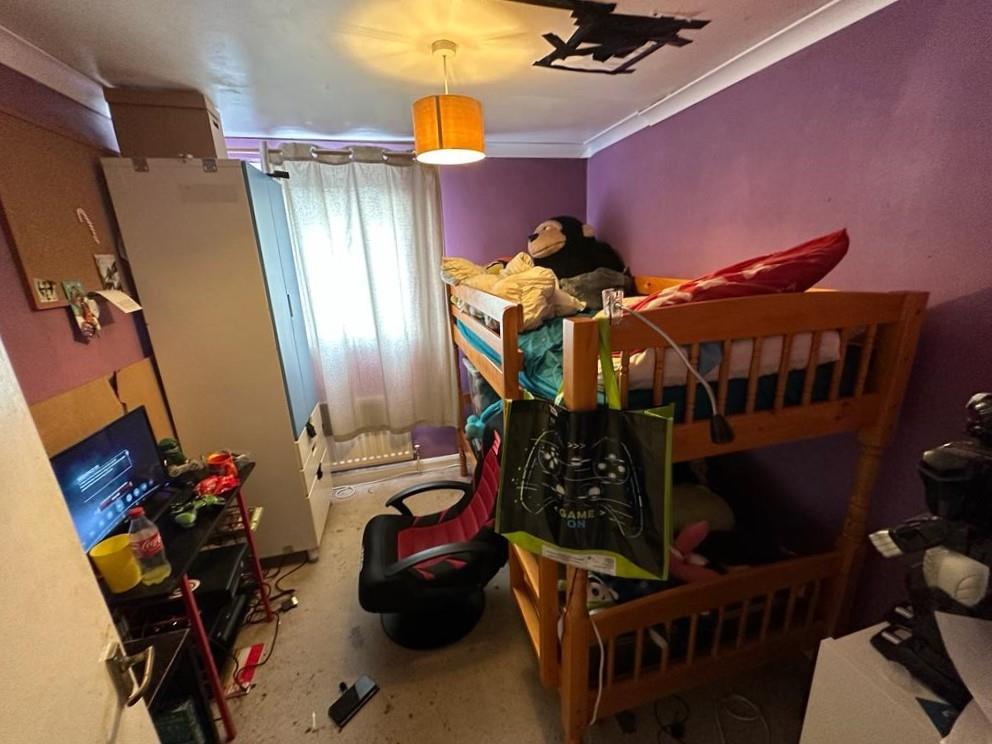 Bed2.jpg