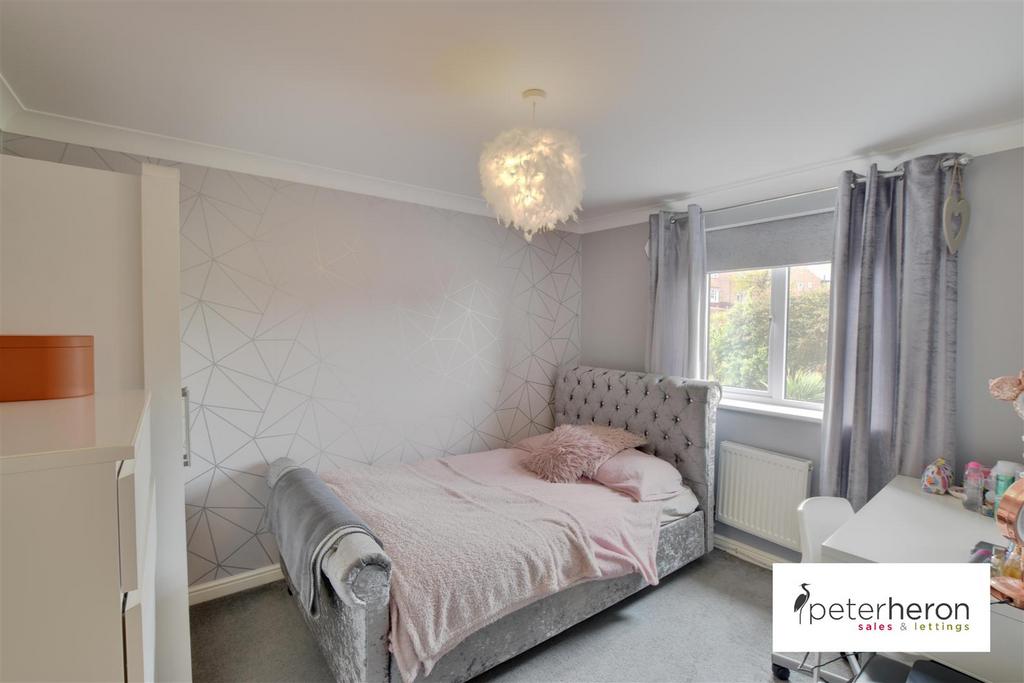 Bedroom 2 (rear)
