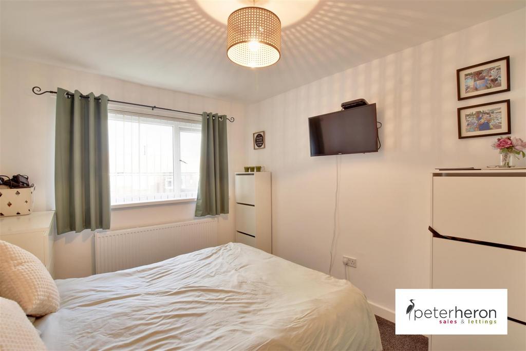Bedroom 2 (rear)