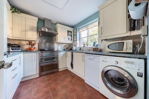 245 Manor Road, Witney, OX28 3UG