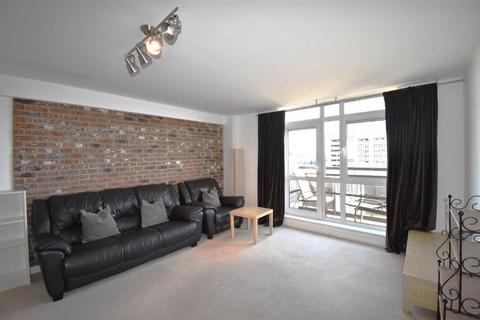 2 bedroom flat to rent, High Street, Hull, HU1