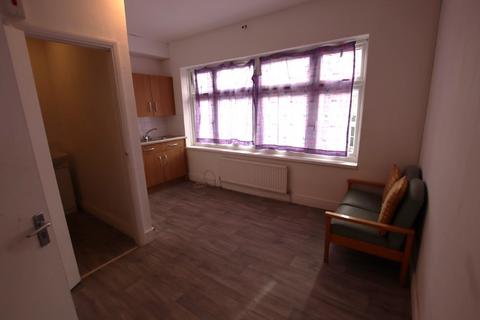 3 bedroom terraced house for sale, Selby Road, London E11