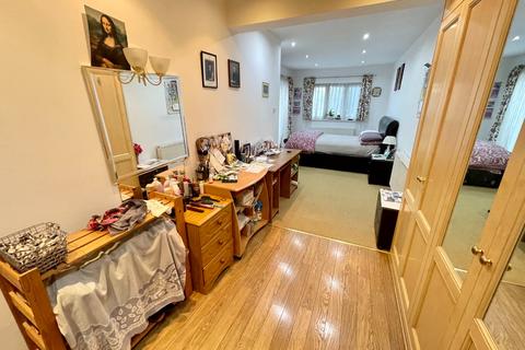 204 Barton Road, Luton, LU3 3NH