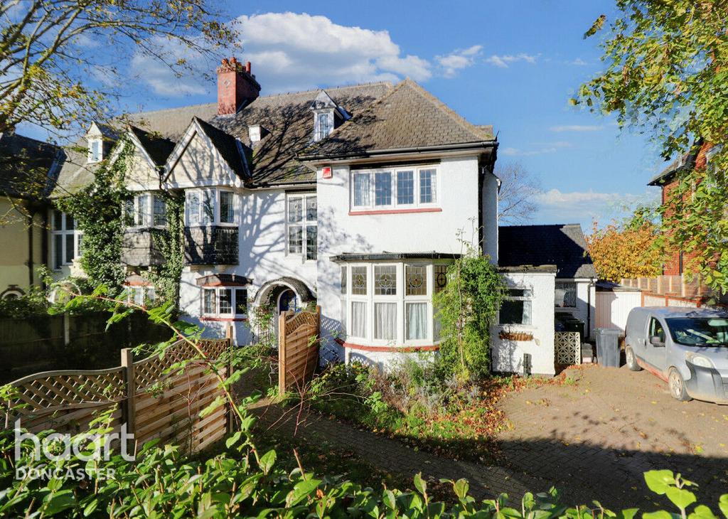 Thorne Road, Doncaster 6 bed semidetached house for sale £350,000