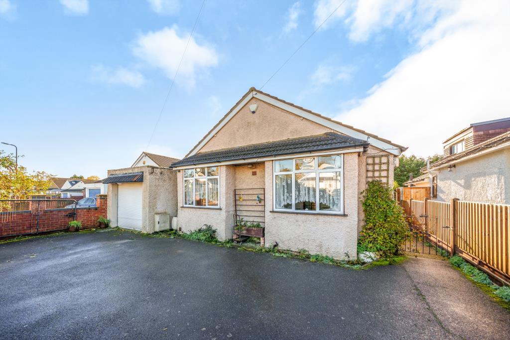 Burnham, Berkshire, SL1 3 bed detached bungalow for sale £600,000