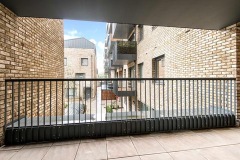 2 bedroom apartment for sale, at Crest Buildings, 37 Wharf Road, London N1