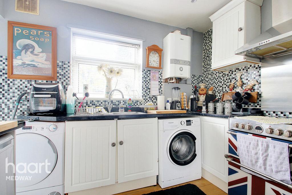 Darnley Road Rochester 2 Bed End Of Terrace House For Sale £250 000