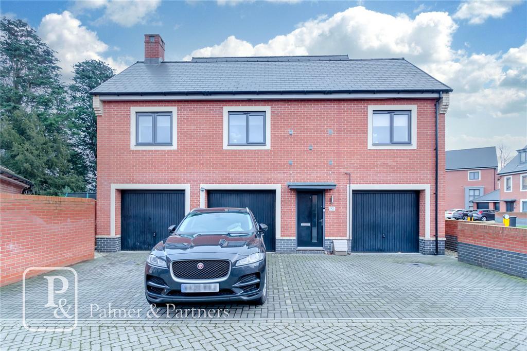 Whitmore Drive, Colchester, Essex, CO4 2 bed coach house for sale £