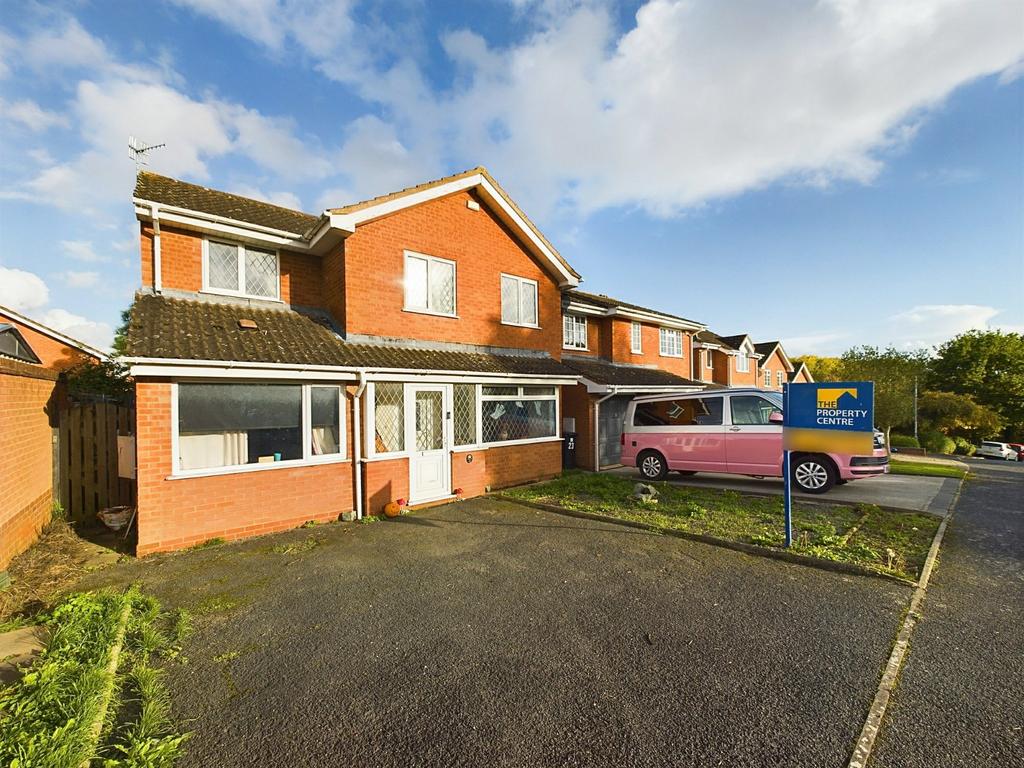 Meadowbank Drive, Worcester, Worcestershire, WR2 5 bed detached house
