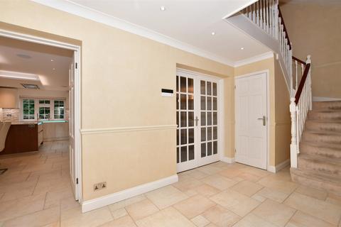 8 Great Owl Road, Chigwell, IG7 6AL