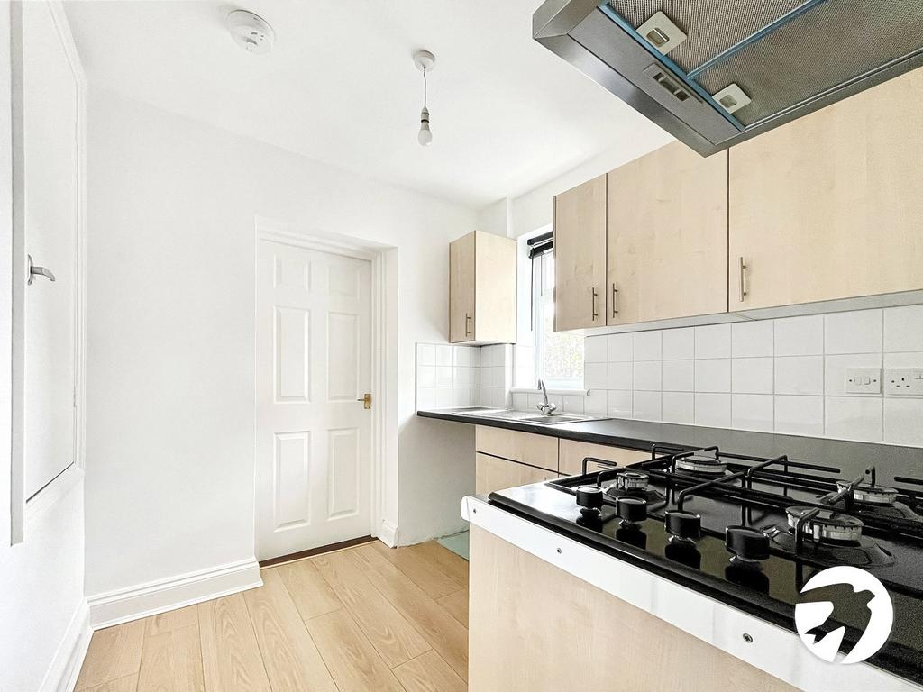 Station Road, Rainham, Gillingham, Kent, ME8 Studio £725 pcm (£167 pw)