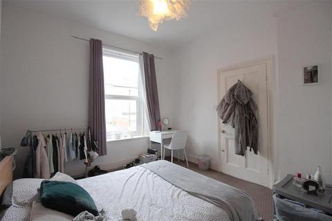 4 bedroom property to rent, Clayton Park Square, Newcastle Upon Tyne