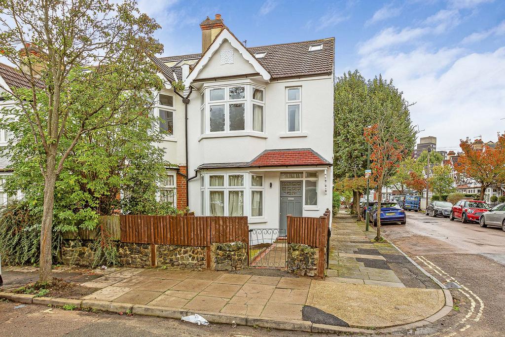 Rosslyn Avenue, Barnes, SW13 3 bed house to rent £3,000 pcm (£692 pw)