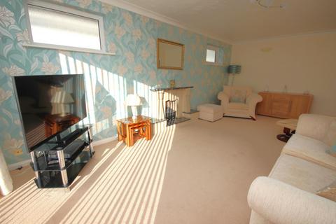 35 Fairview Drive, Broadstone, BH18 9AR