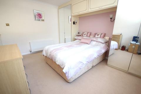 35 Fairview Drive, Broadstone, BH18 9AR
