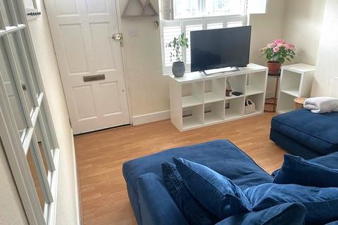 14 Princes Road, Kingston Upon Thames, KT2 6AZ