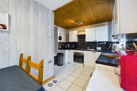 3 bedroom terraced house for sale - William Gough Close, Cheltenham, Gloucestershire, GL51