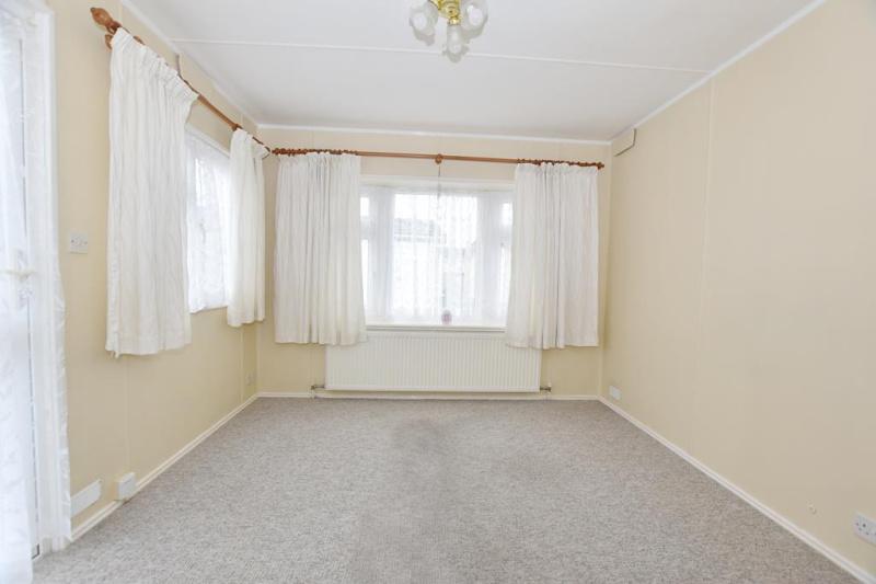 Weymans Avenue Kinson, Bournemouth... 2 bed park home for sale £110,000