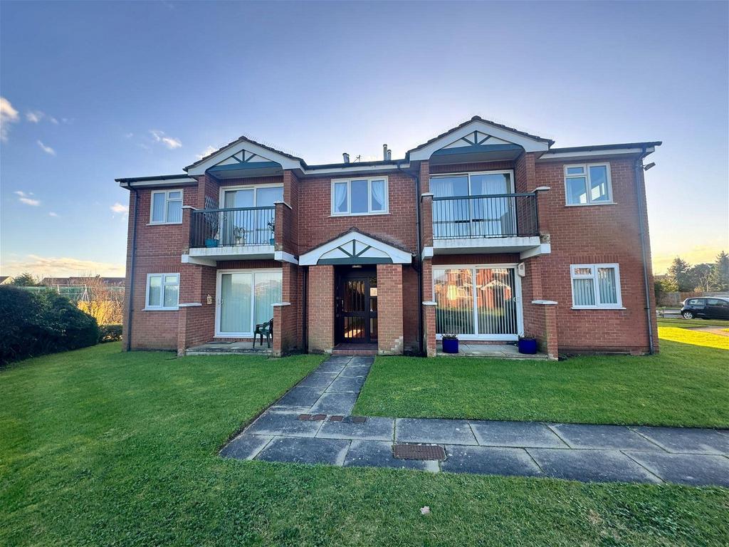 Coniston Court off Windermere Crescent in Ainsdale 3 bed apartment for