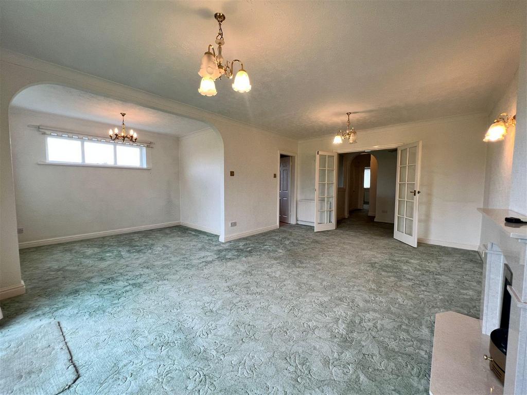 Coniston Court off Windermere Crescent in Ainsdale 3 bed apartment for