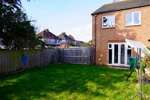 4 bedroom semi-detached house to rent - Coventr CV4