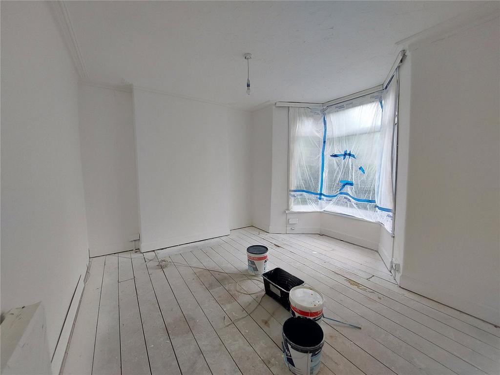 39 Sitting/Bedroom