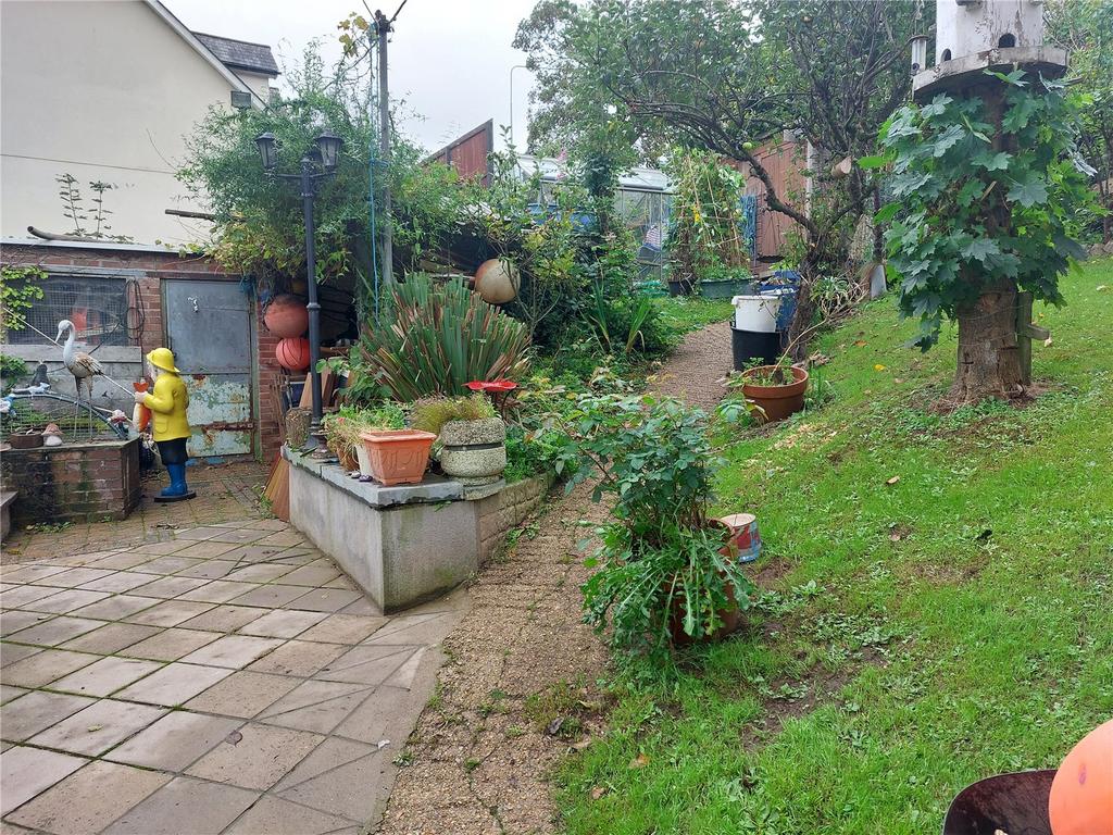 41 Side Garden