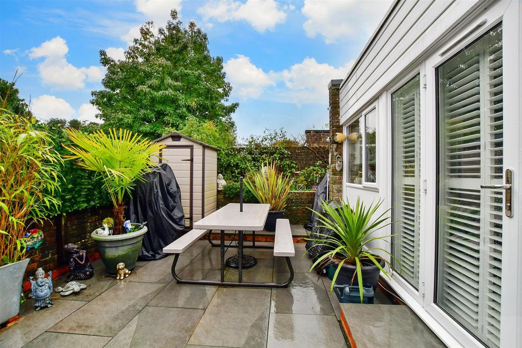 Forestfield, Furnace Green, Crawley, West Sussex 1 bed detached