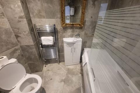 Flat 1, Poole Hill Terrace, 15 - 23 Poole Hill, Bournemouth, BH2 5PW
