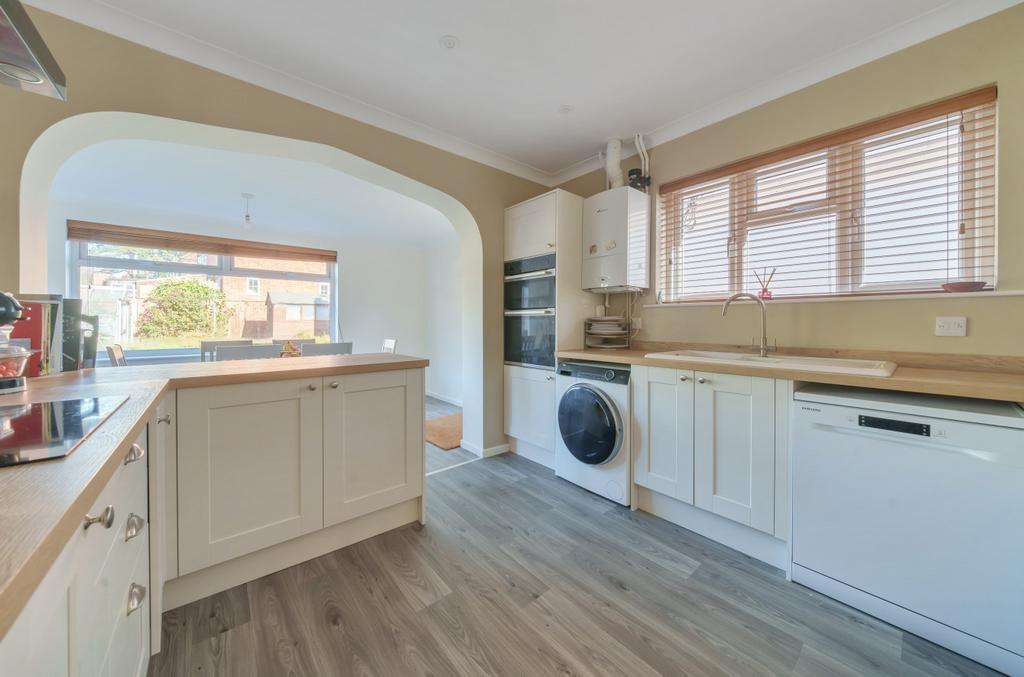Linden Grove, Chandler's Ford, Eastleigh, Hampshire, SO53 2 bed