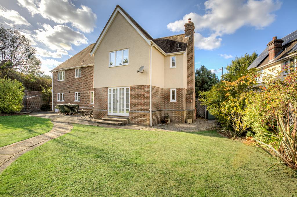 Ferry Road, Fingringhoe, Colchester, Essex, CO5 5 bed detached house