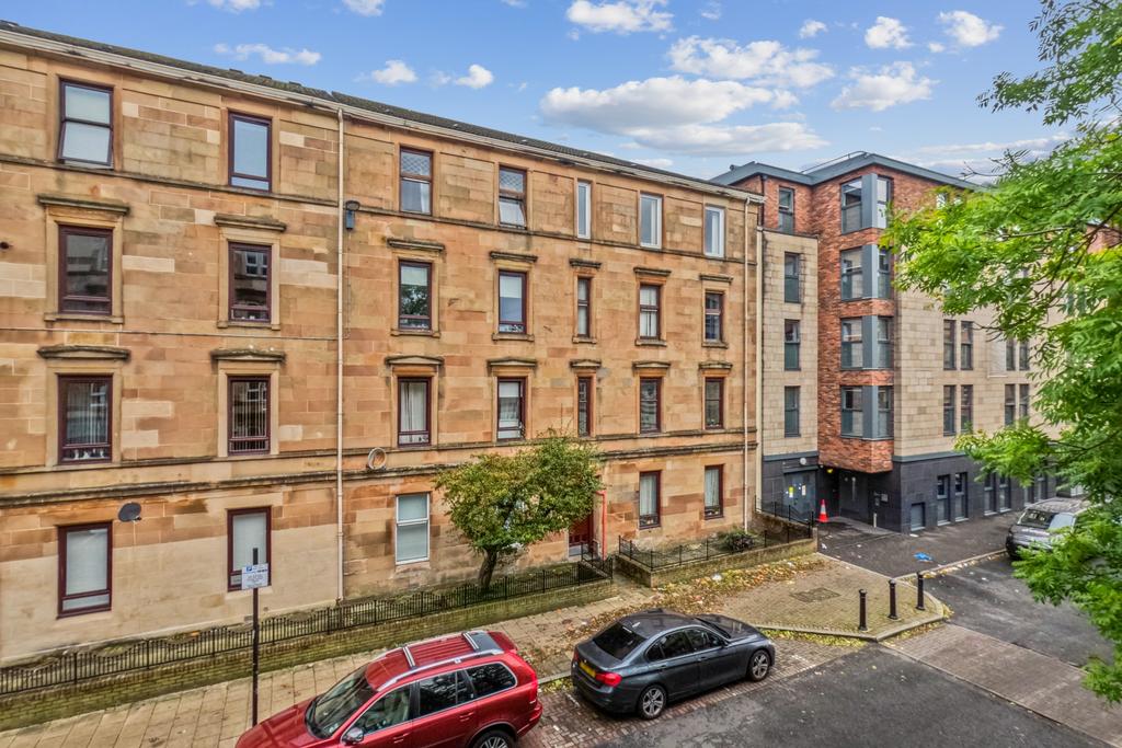 Old Dumbarton Road, Flat 3/1, Yorkhill, Glasgow, G3 8RB 2 bed flat for