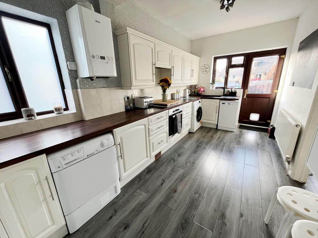 Gillsway, Kingsthorpe Village, Northampton NN2 8HU 3 bed semidetached