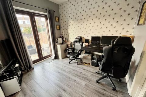 46 Gillsway, Northampton, NN2 8HU