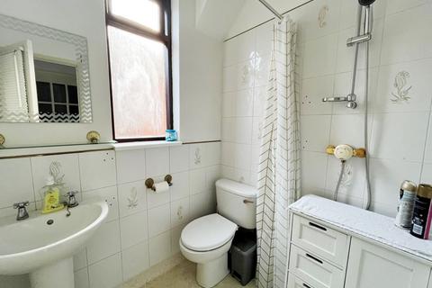 46 Gillsway, Northampton, NN2 8HU