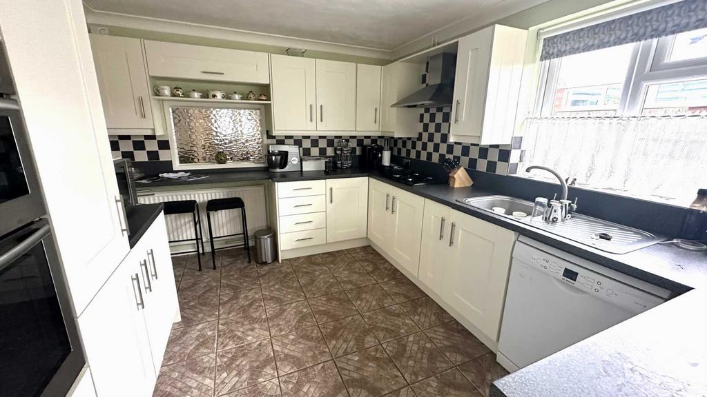 Breck Farm Lane, Taverham 3 bed chalet for sale £415,000