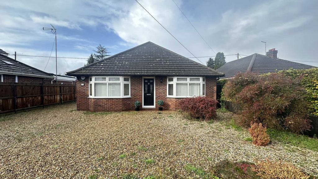 Breck Farm Lane, Taverham 3 bed chalet for sale £400,000