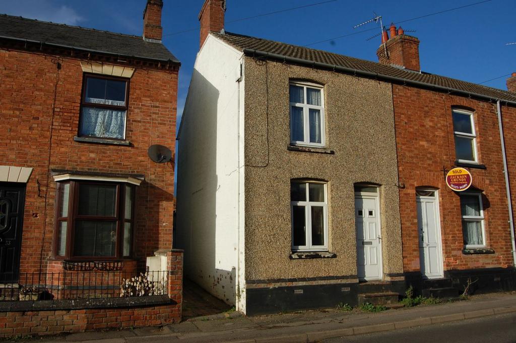 East Street, Long Buckby, Northampton NN6 7RB 2 bed end of terrace